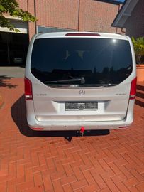 Mercedes V 220 - 4