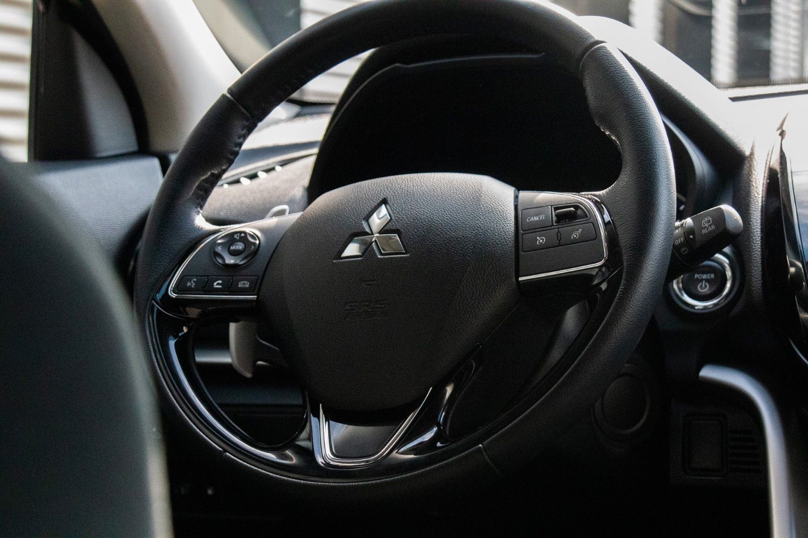 Fahrzeugabbildung Mitsubishi Eclipse Cross 2.4l Basis PHEV 4WD Temp.Tel.