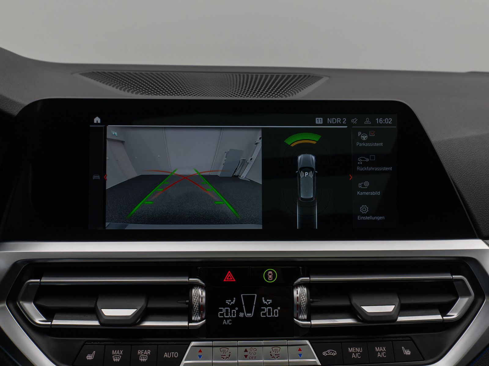 Fahrzeugabbildung BMW 320d xD Sport Line Panorama Laser Kamera HUD DAB