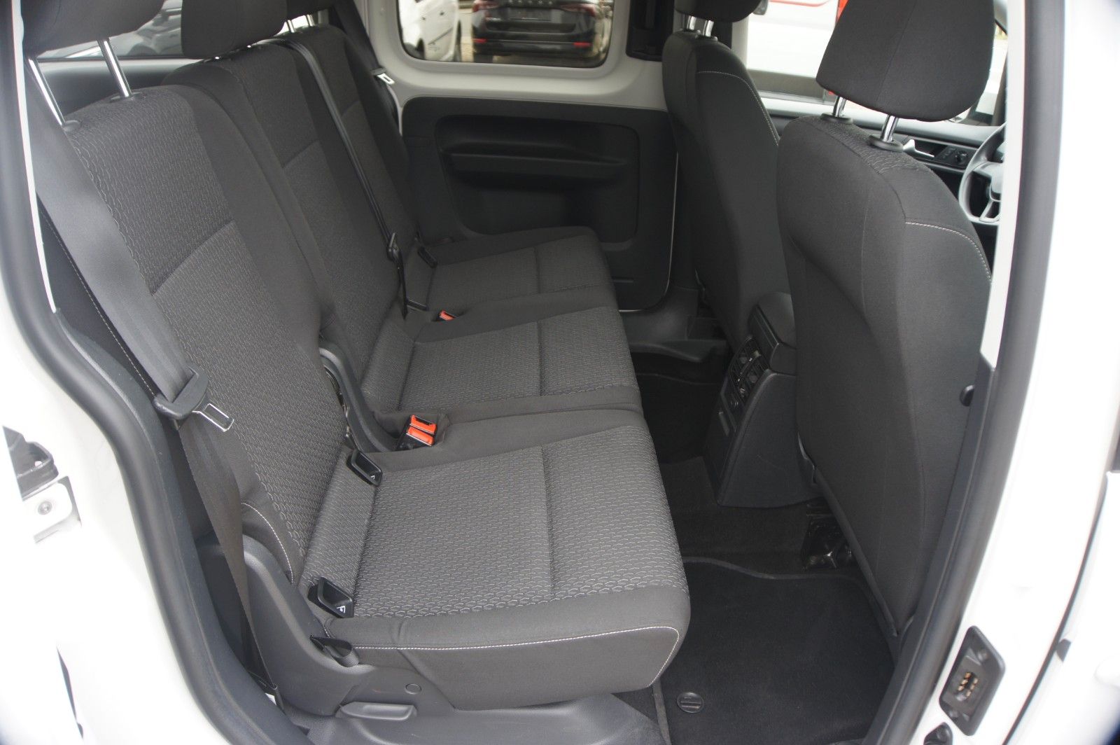 Fahrzeugabbildung Volkswagen Caddy Maxi Trendline PDC KLIMA TEMPOMAT