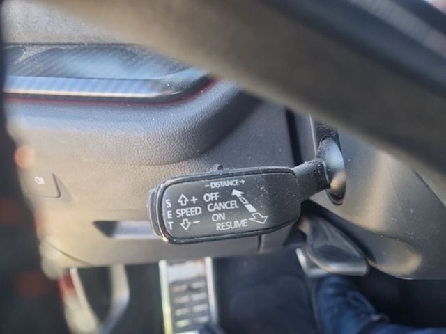 Fahrzeugabbildung SKODA Octavia Combi 1.4 TSI iV RS 180KW NAVI COLUMBUS