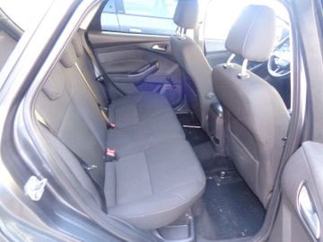 Ford Focus - 10