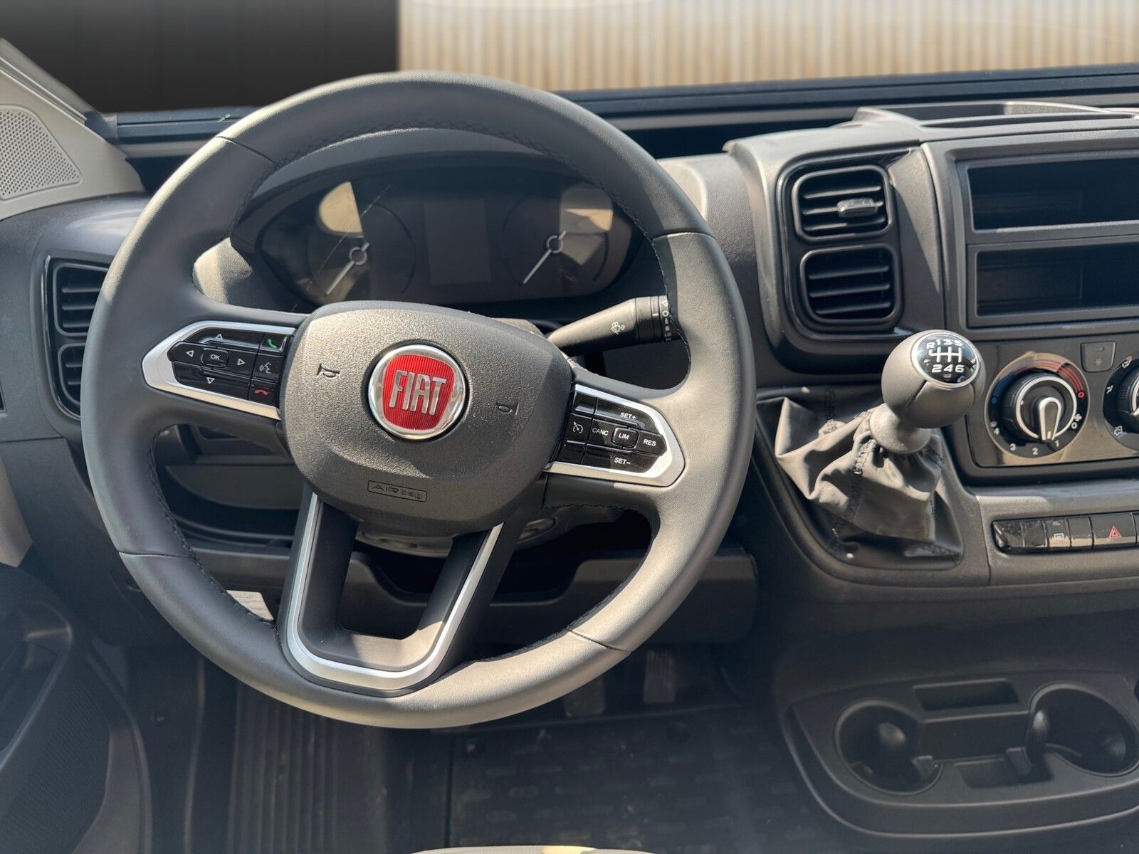 Fahrzeugabbildung Karmann Dexter DE 600 Concept Paket