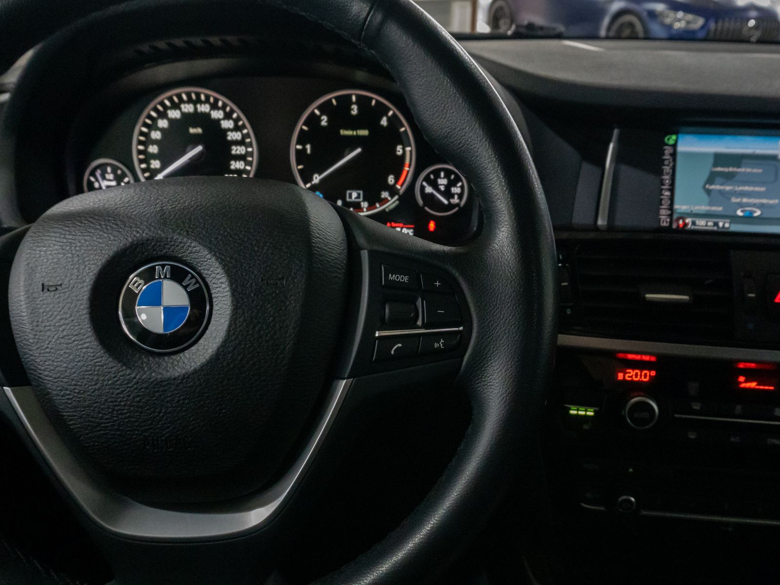 Fahrzeugabbildung BMW X3 xD30d Panorama HUD HiFi Xenon PDC Sport Leder