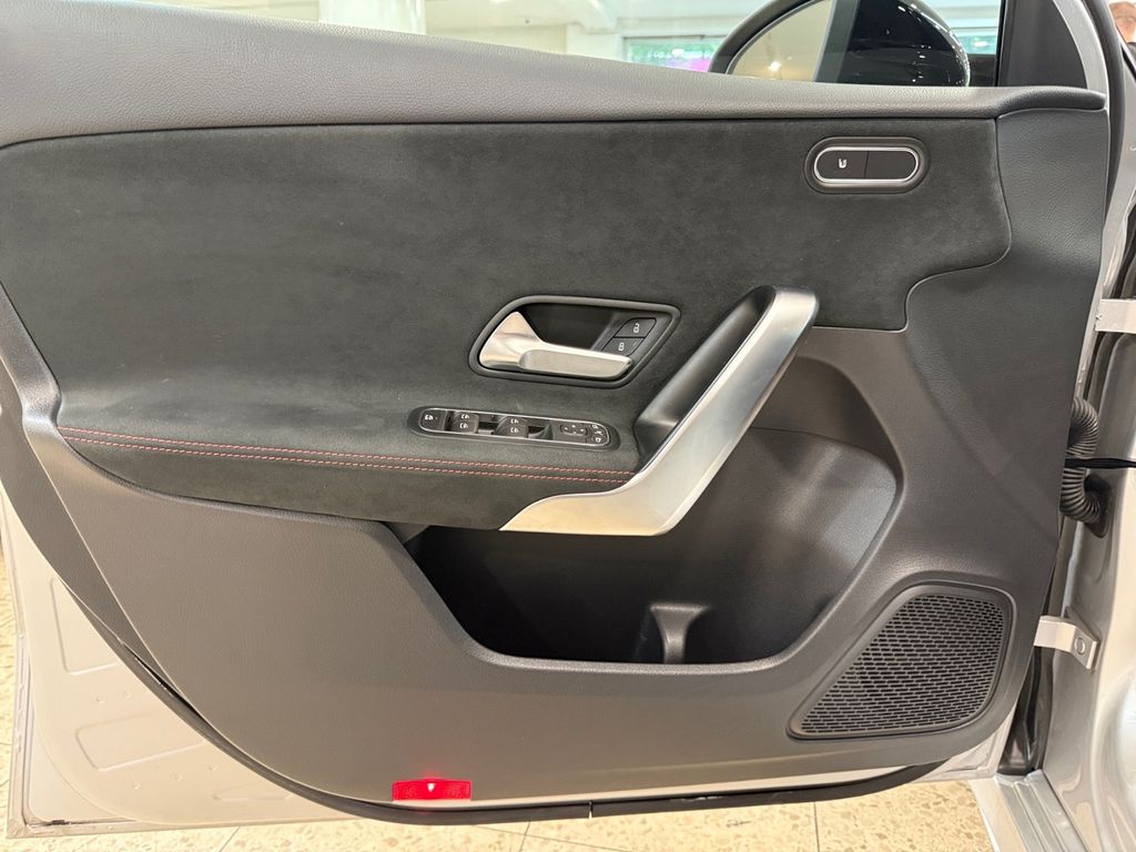 Mercedes-Benz A 200 - Bild 18