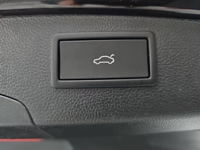 Fahrzeugabbildung Volkswagen Passat Variant 2.0 TDI DSG Elegance LED-MATRIX A