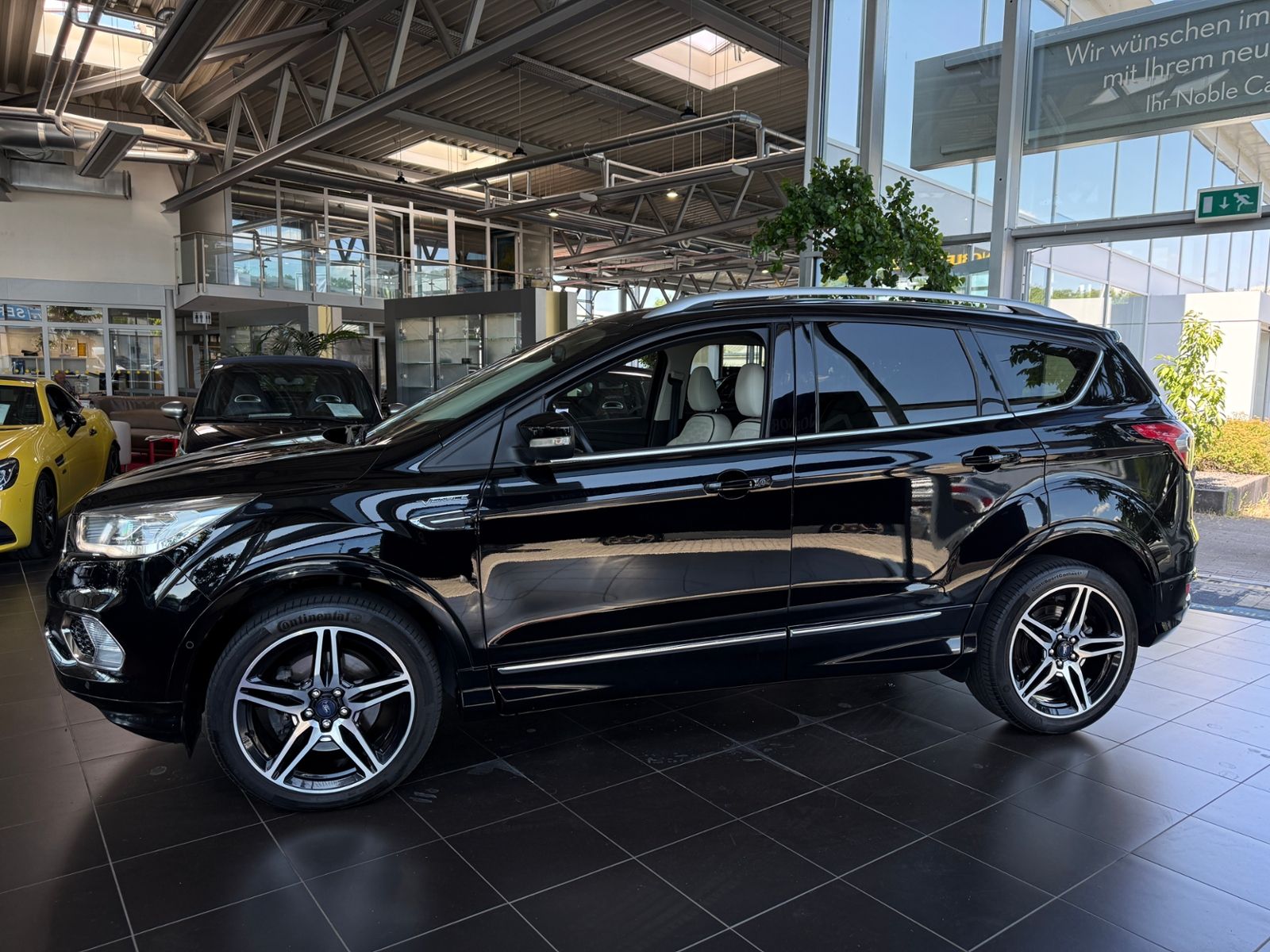 Fahrzeugabbildung Ford Kuga Vignale Allrad PANO AHK SONY XENON