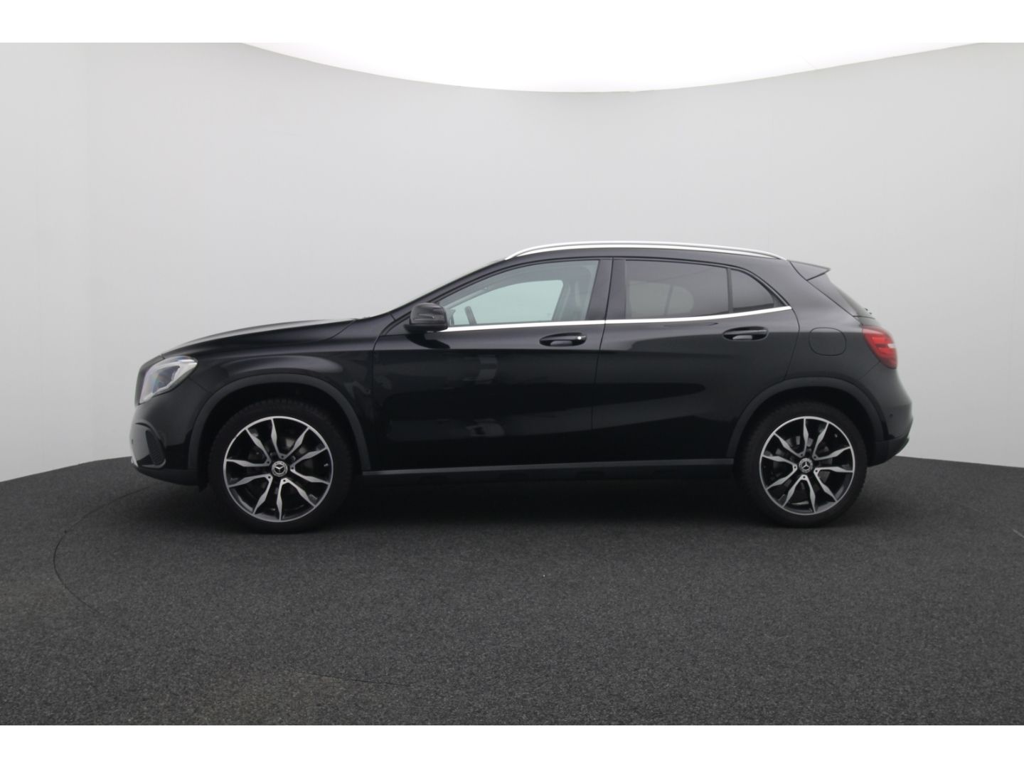 Fahrzeugabbildung Mercedes-Benz GLA 220 CDI d 4Matic Navi LED El. Heckklappe AHK