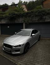 Jaguar XE 20d 180PS R-Sport Automatik R-Sport | TÜV NEU - silberne Jaguar XE