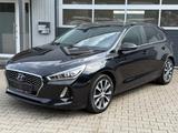 Hyundai i30 Intro * NAVI * KAMERA* LED * SHZ * PDC - Hyundai i30 mit Diesel-Antrieb