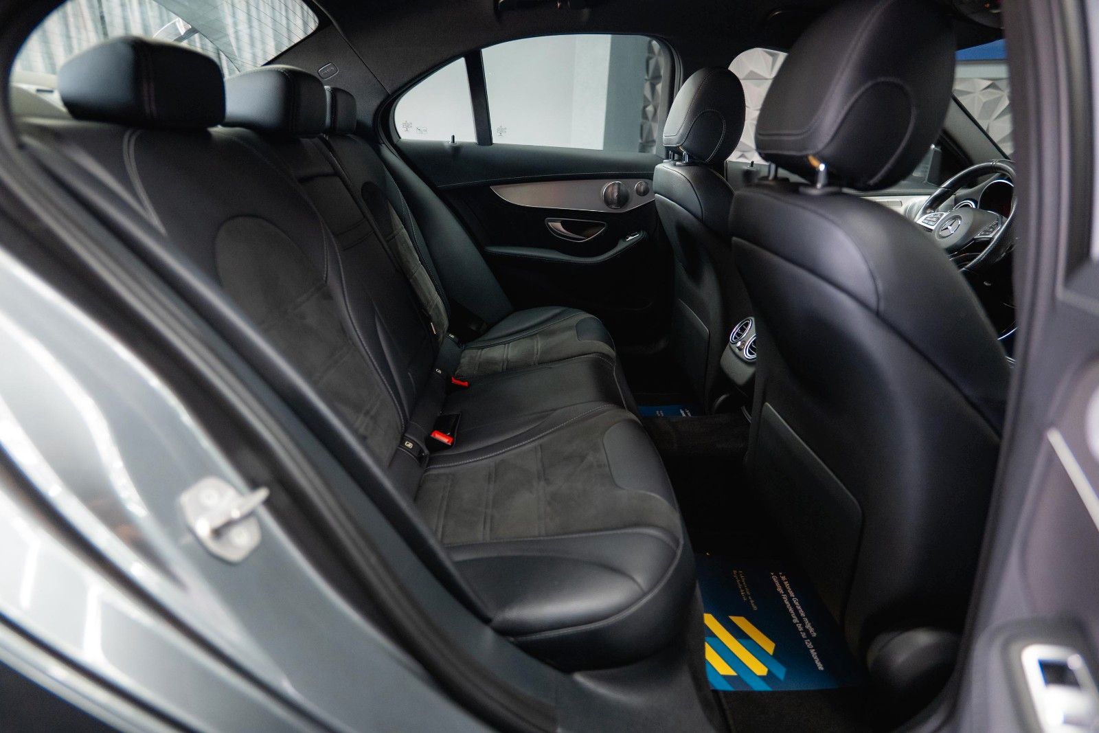 Fahrzeugabbildung Mercedes-Benz C 63 AMG Lim. | BURMESTER | LED | Top Zustand