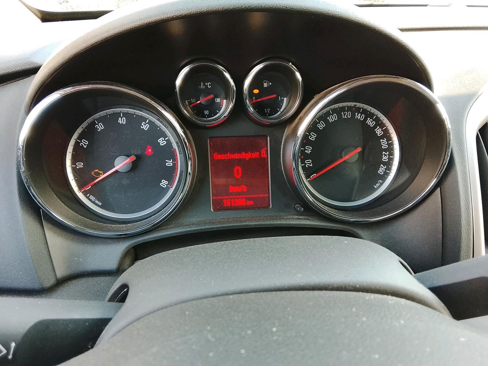 Opel Astra 2012 — photo 5