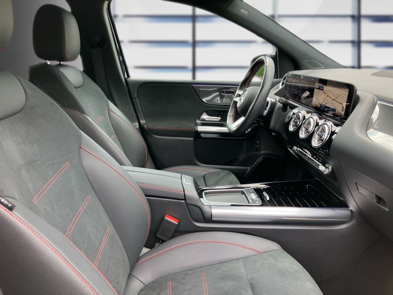 Fahrzeugabbildung Mercedes-Benz B 200 AMG AHK+Night+Keyless+Ambi+AdvSound+LkrdHz