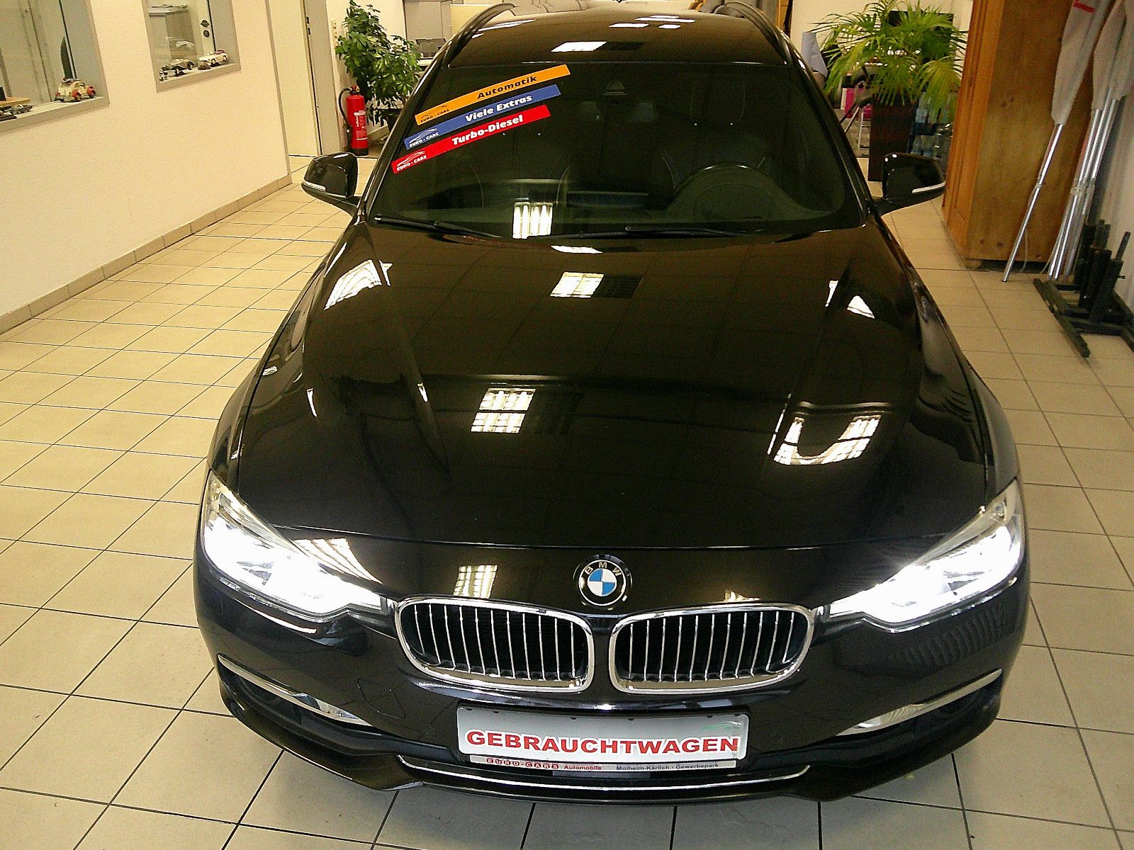 Fahrzeugabbildung BMW 320d xDrive Luxury Line / NAVI / LEDER /H&KSOUND