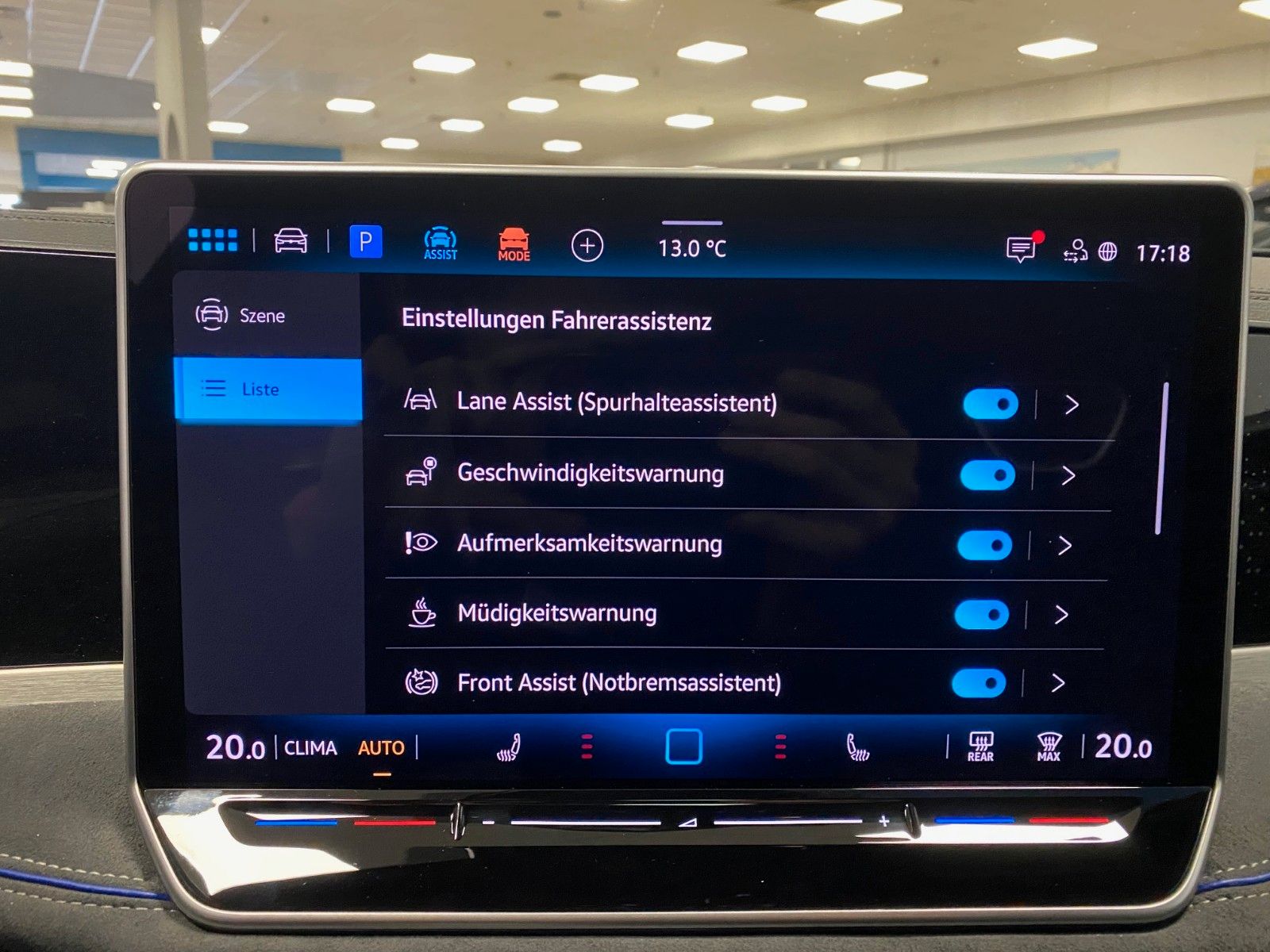 Fahrzeugabbildung Volkswagen Passat Variant 1.5 TSI R-Line+NAVI+MATRIX+AHK+