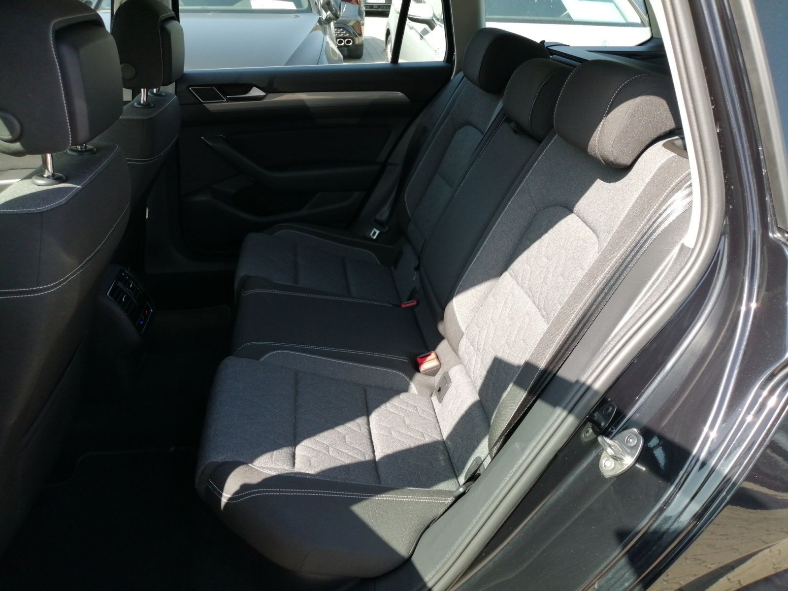 Volkswagen Passat Variant - Bild 17