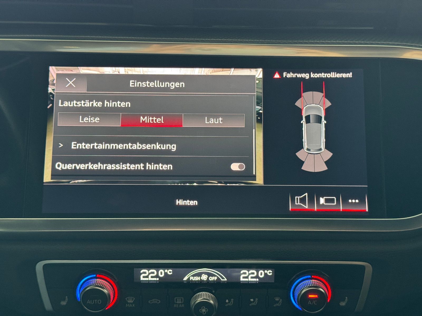 Fahrzeugabbildung Audi Q3 45 TFSI e S-TRONIC S-LINE ACC VIRTUAL LED KAM