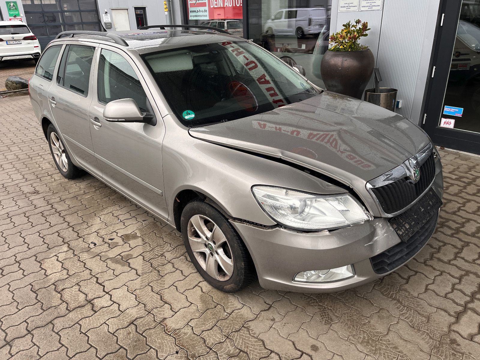Fahrzeugabbildung SKODA Octavia Combi Elegance