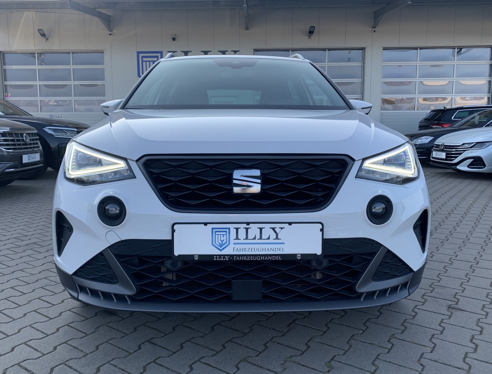 Fahrzeugabbildung SEAT Arona 1.5 TSI*FR*Beats*LED*AHK*Cam*ACC*