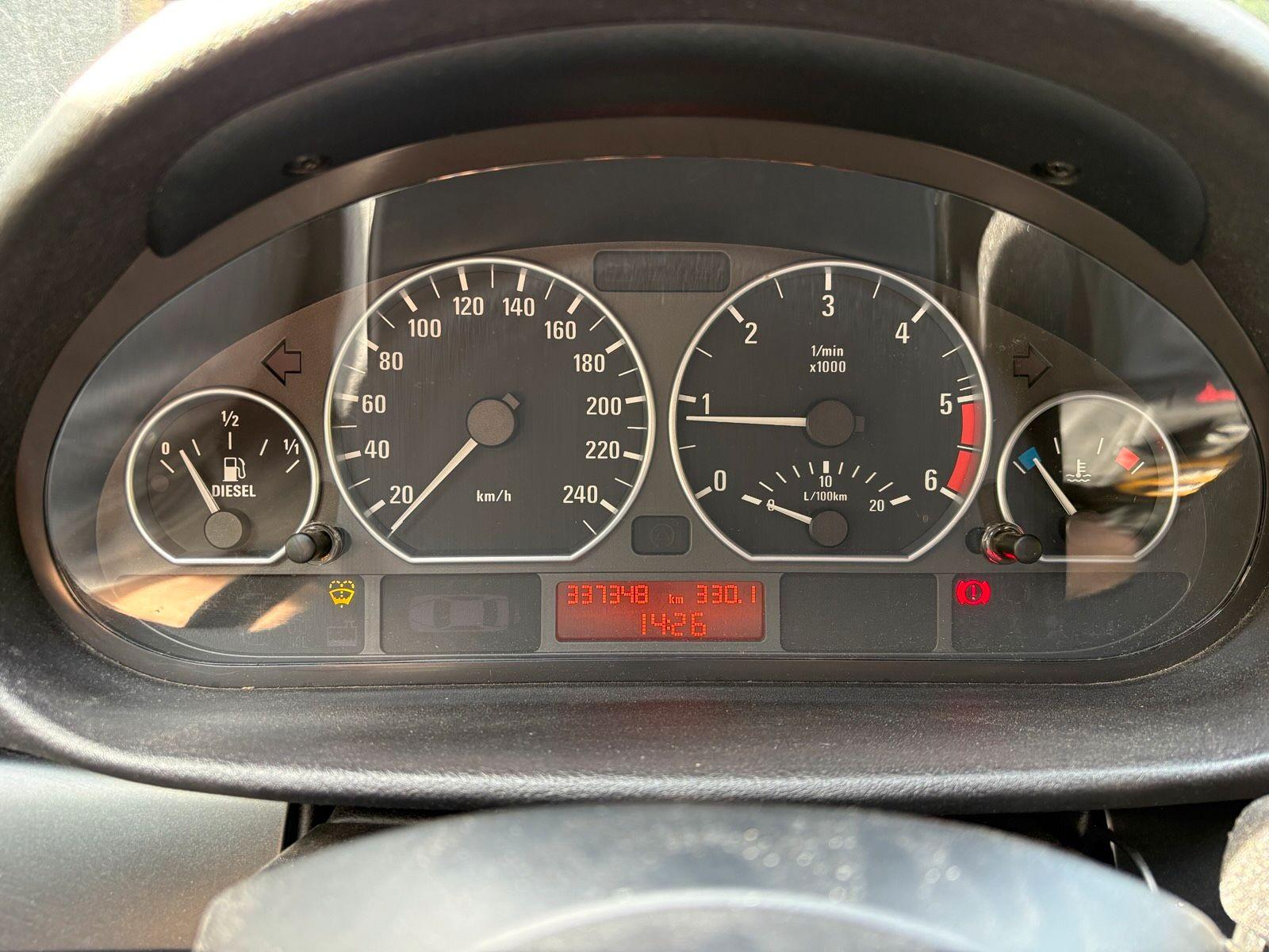 BMW 320 2005 — photo 8