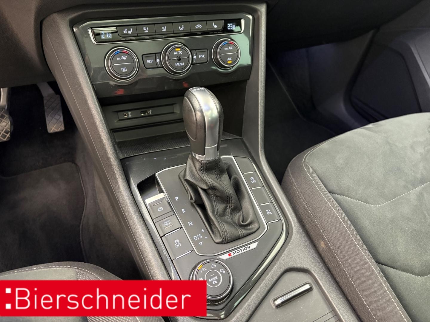 Volkswagen Tiguan 2.0 TSI DSG Highline LED 19 AHK PANO AREA