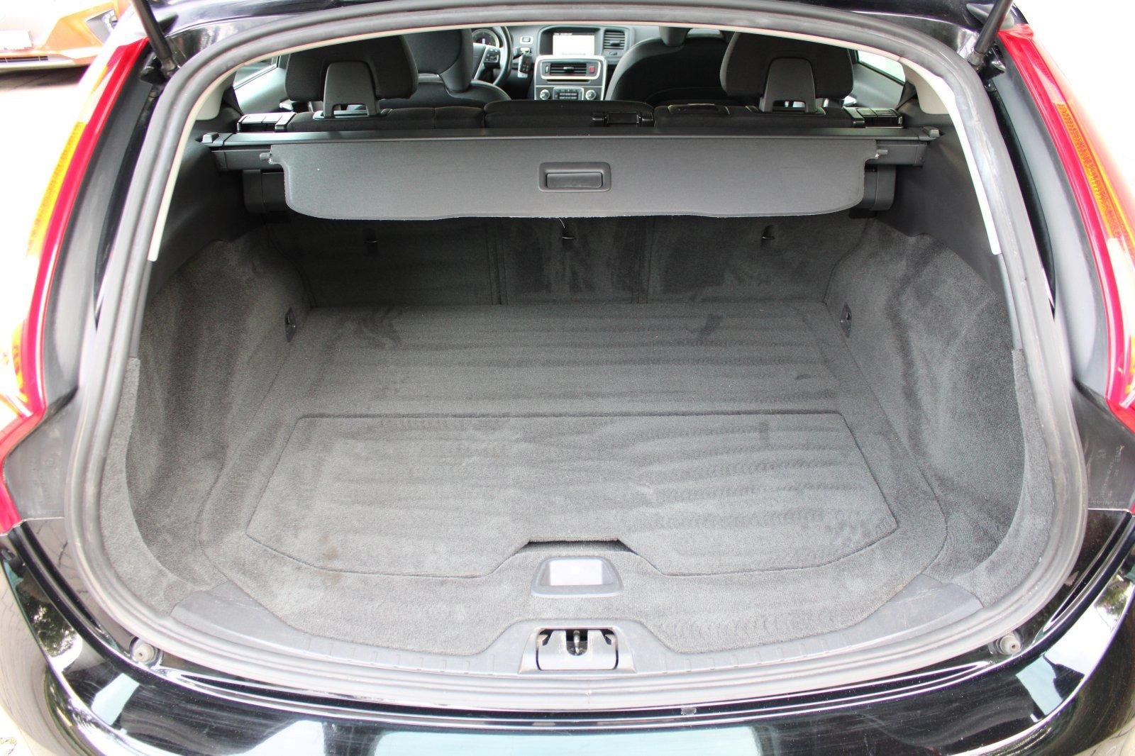Volvo V60 2011 — photo 18
