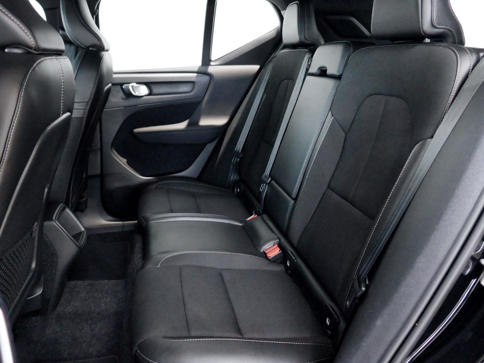 Fahrzeugabbildung Volvo XC40 D3 2WD Momentum Pro | LED AHK PDC GRA