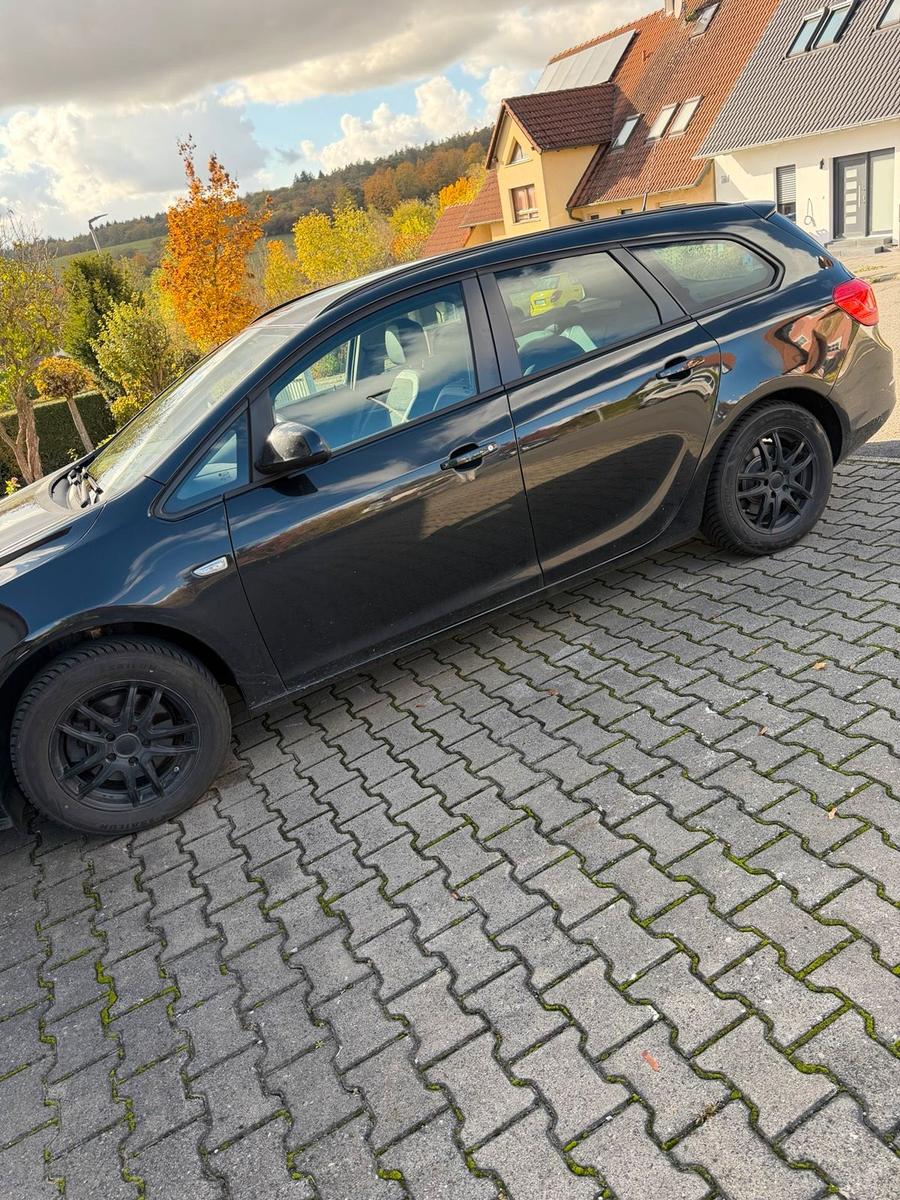Opel Astra 2015 — фото 8