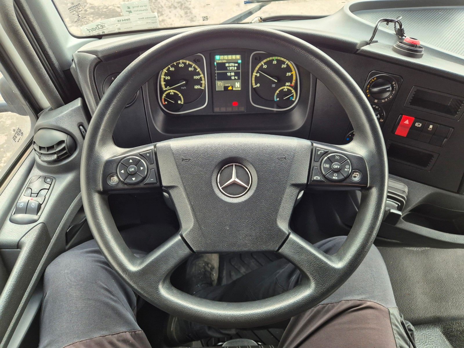 Fahrzeugabbildung Mercedes-Benz Atego 818 L 4x2 LBW ThermoKing V-600