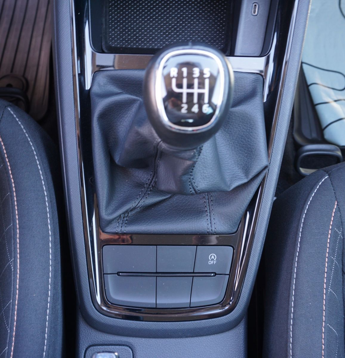 Fahrzeugabbildung SKODA Scala Ambition, Kamera, Navi, CarPlay, AHK