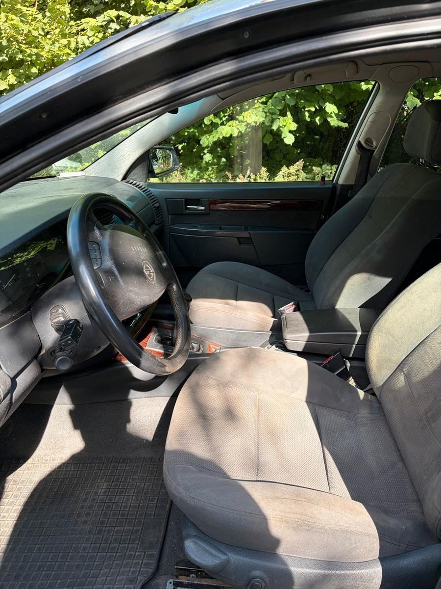 Opel Omega 2004 — interior