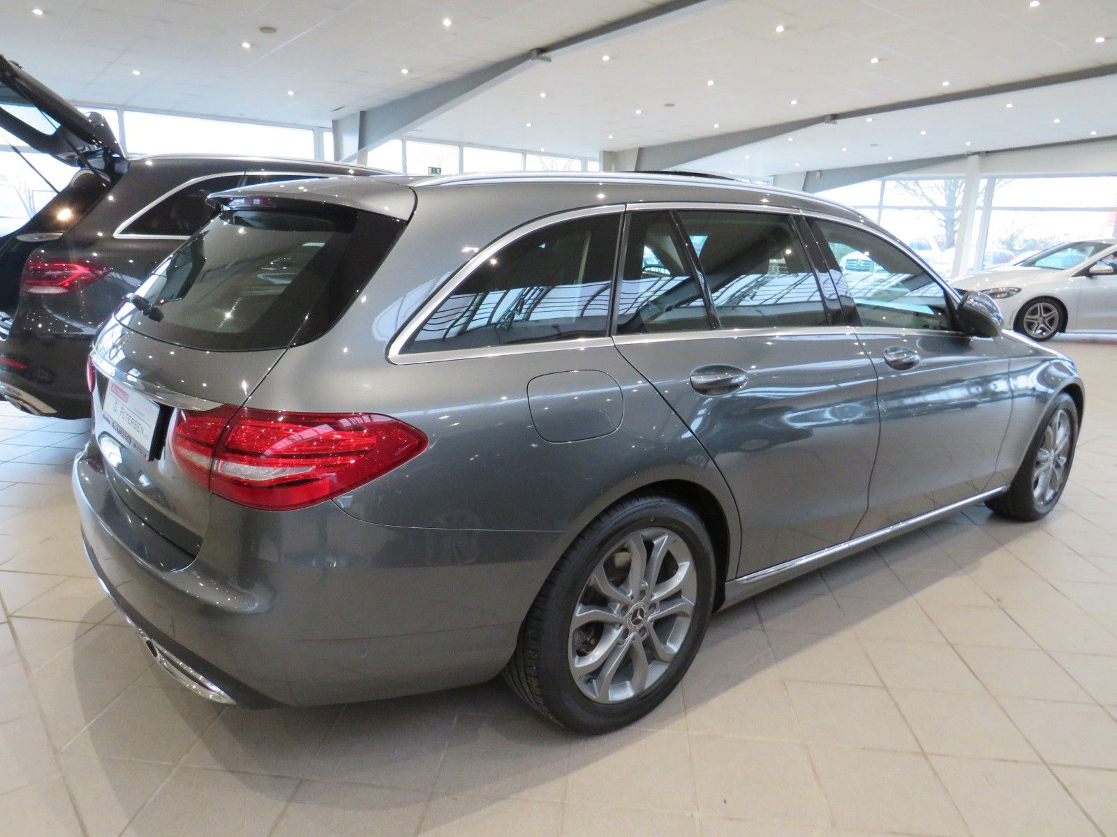 Fahrzeugabbildung Mercedes-Benz C 220 T d*AHK*LED Multi*Fernlicht*Panorama*Toten