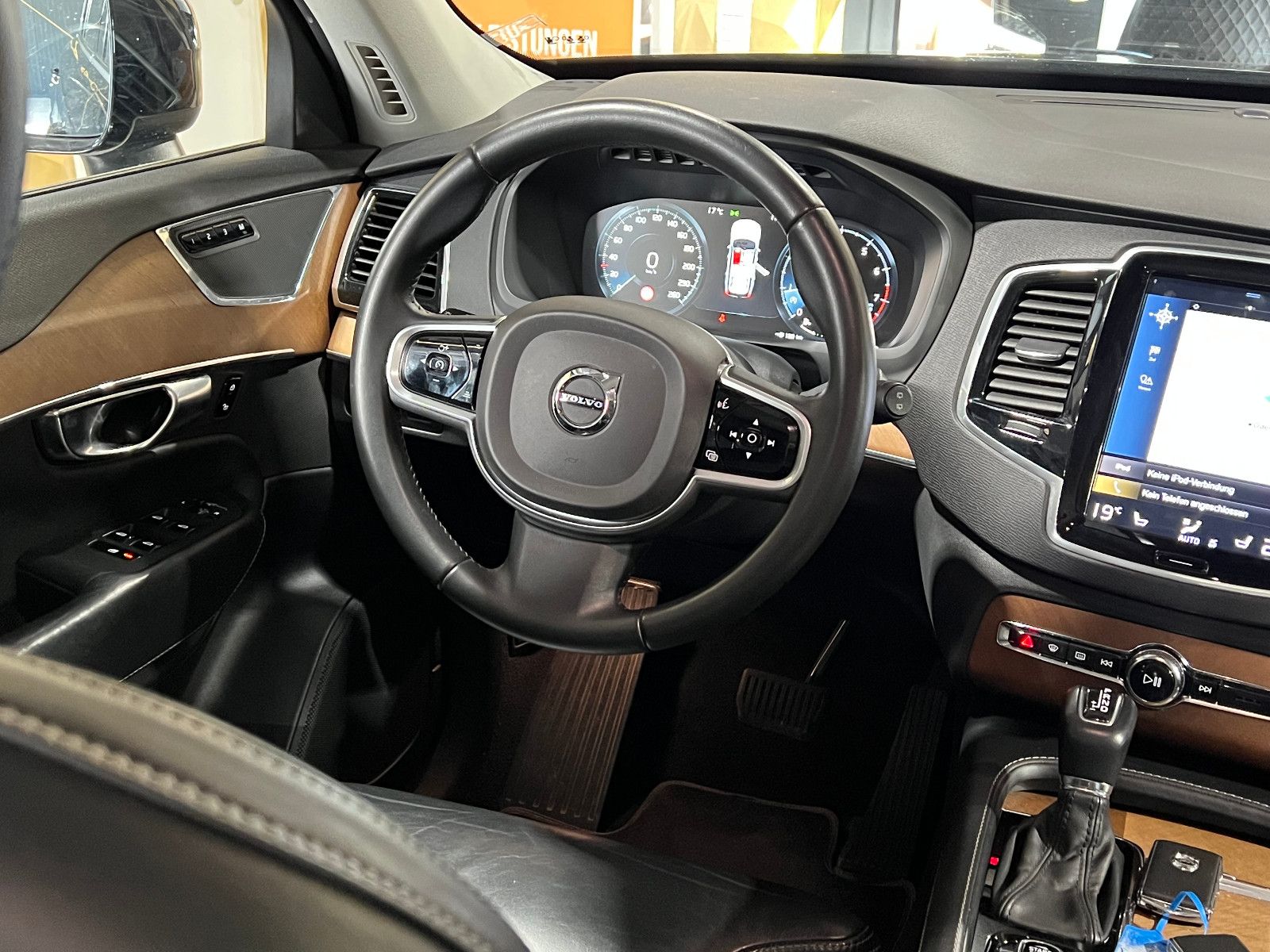 Fahrzeugabbildung Volvo XC90 Inscription AWD/7-SITZE/KAMERA/LEDER/LED