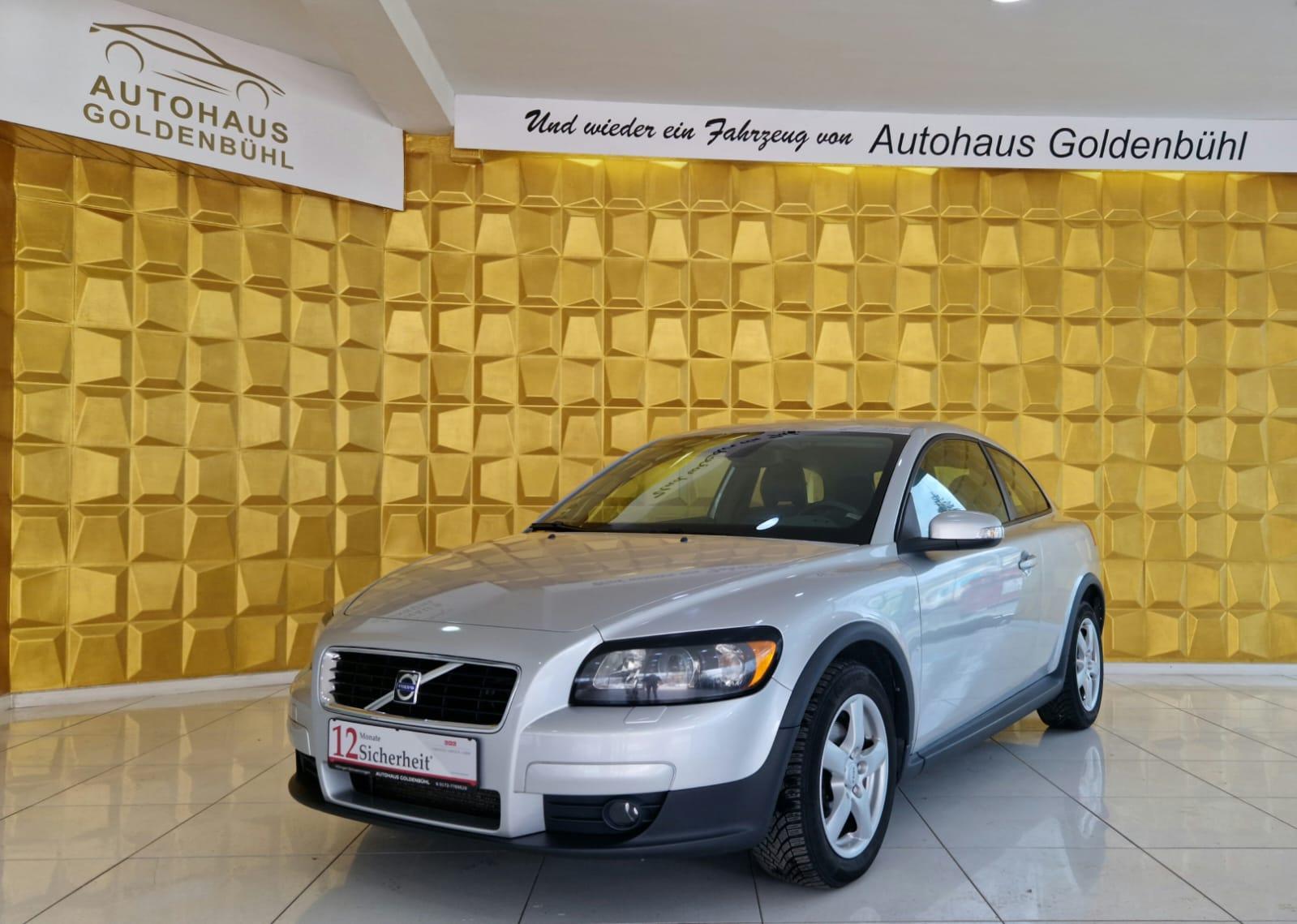 Volvo C30 2.0 D Momentum AUTOMATIK*EINPARKHILFE*MULTIF
