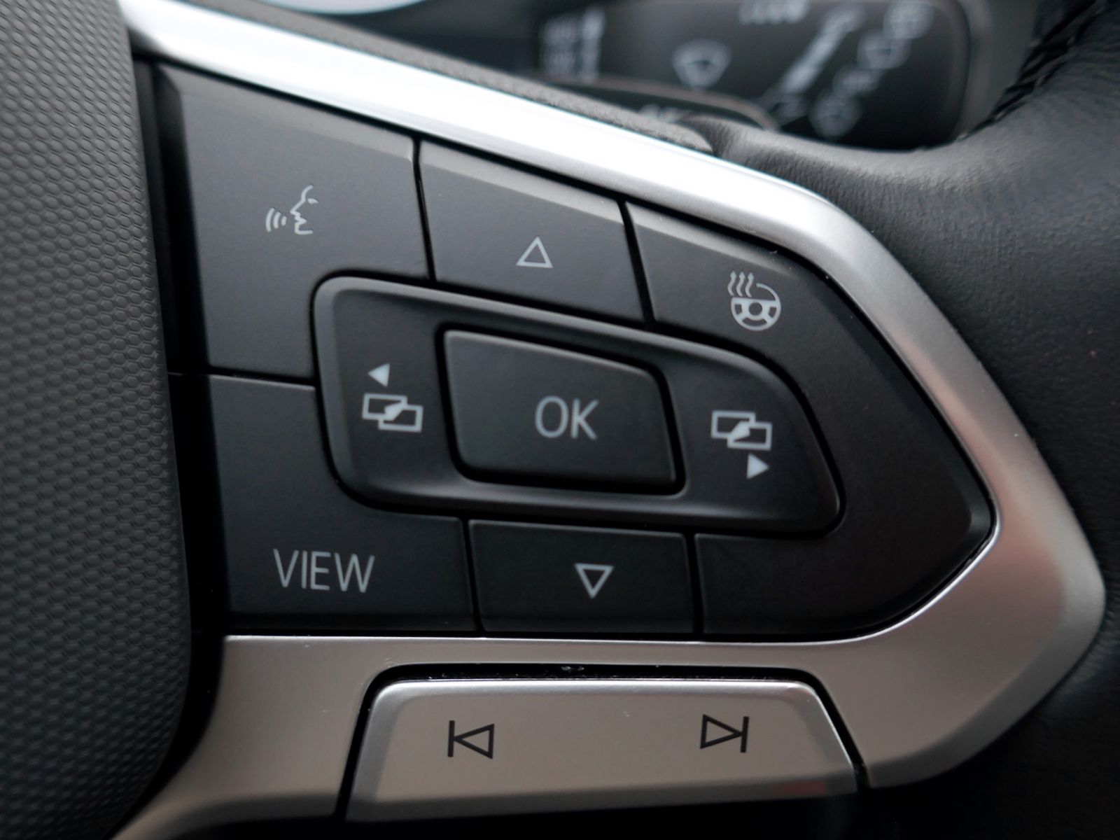 Fahrzeugabbildung Volkswagen Tiguan MOVE 1.5 TSI DSG | LED AHK RFK ACC