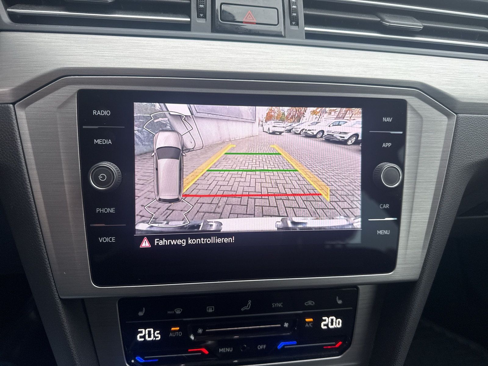 Fahrzeugabbildung Volkswagen Passat Variant 2.0 TDI LED NAVI KAMERA SHZ