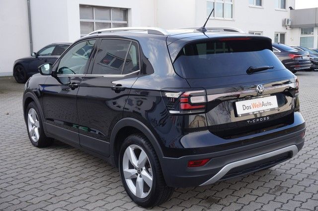 Fahrzeugabbildung Volkswagen T-Cross TSI Style DSG LED Navi PDC SH 17"