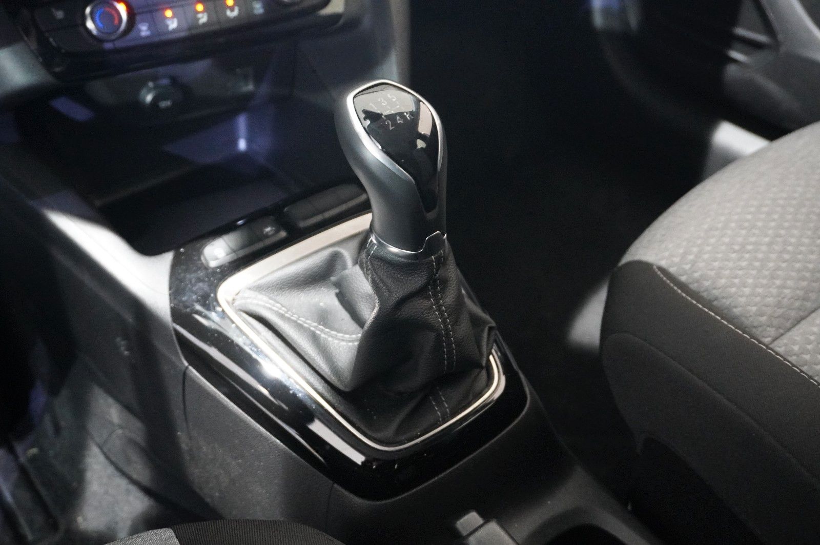 Fahrzeugabbildung Opel Corsa F 1.2 "FACELIFT" NAVI/LED/KAMERA/VIRT./SHZ