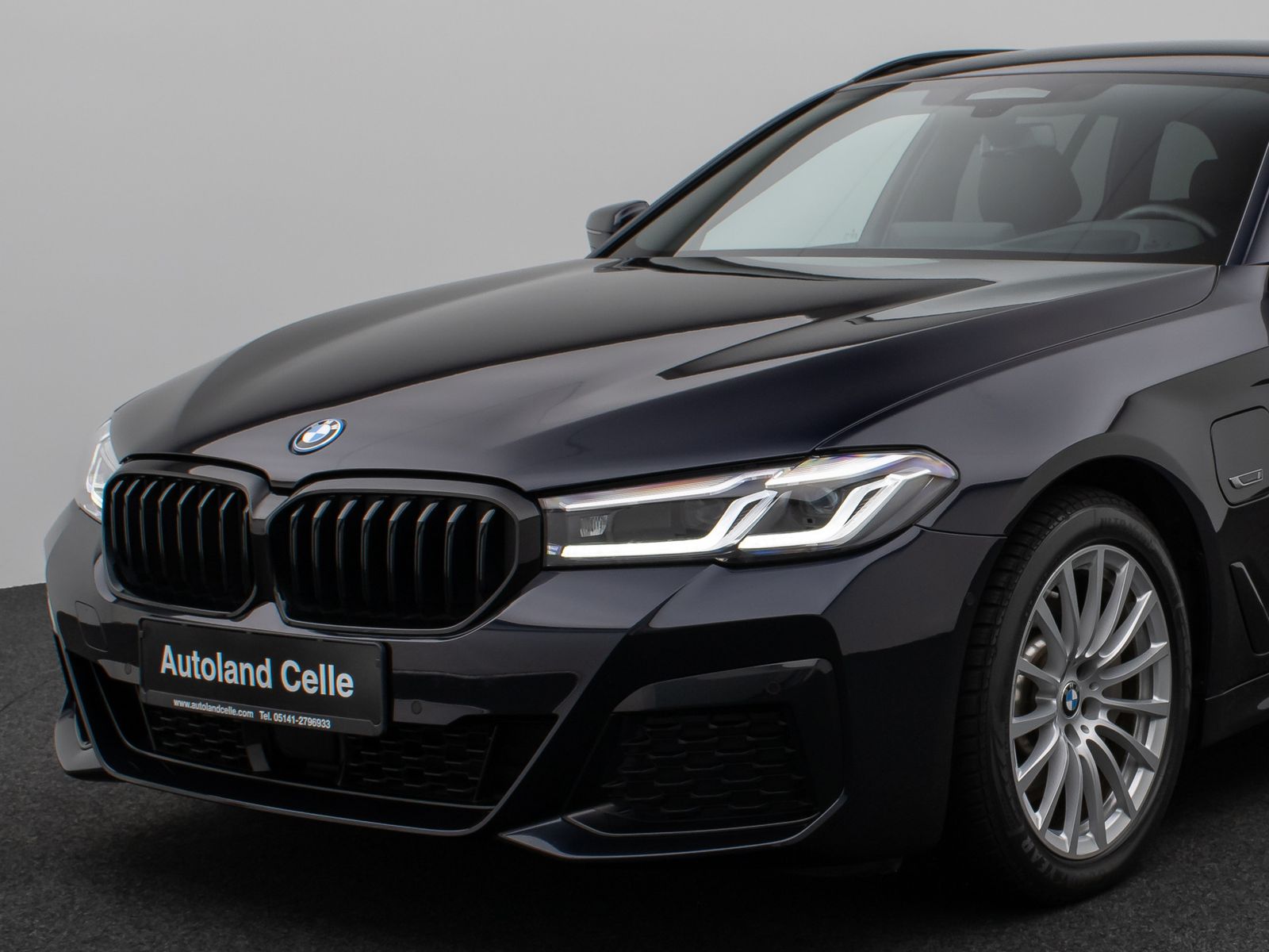 Fahrzeugabbildung BMW 530e xD M Sport Kamera HUD DAB HiFi ACC Komfort