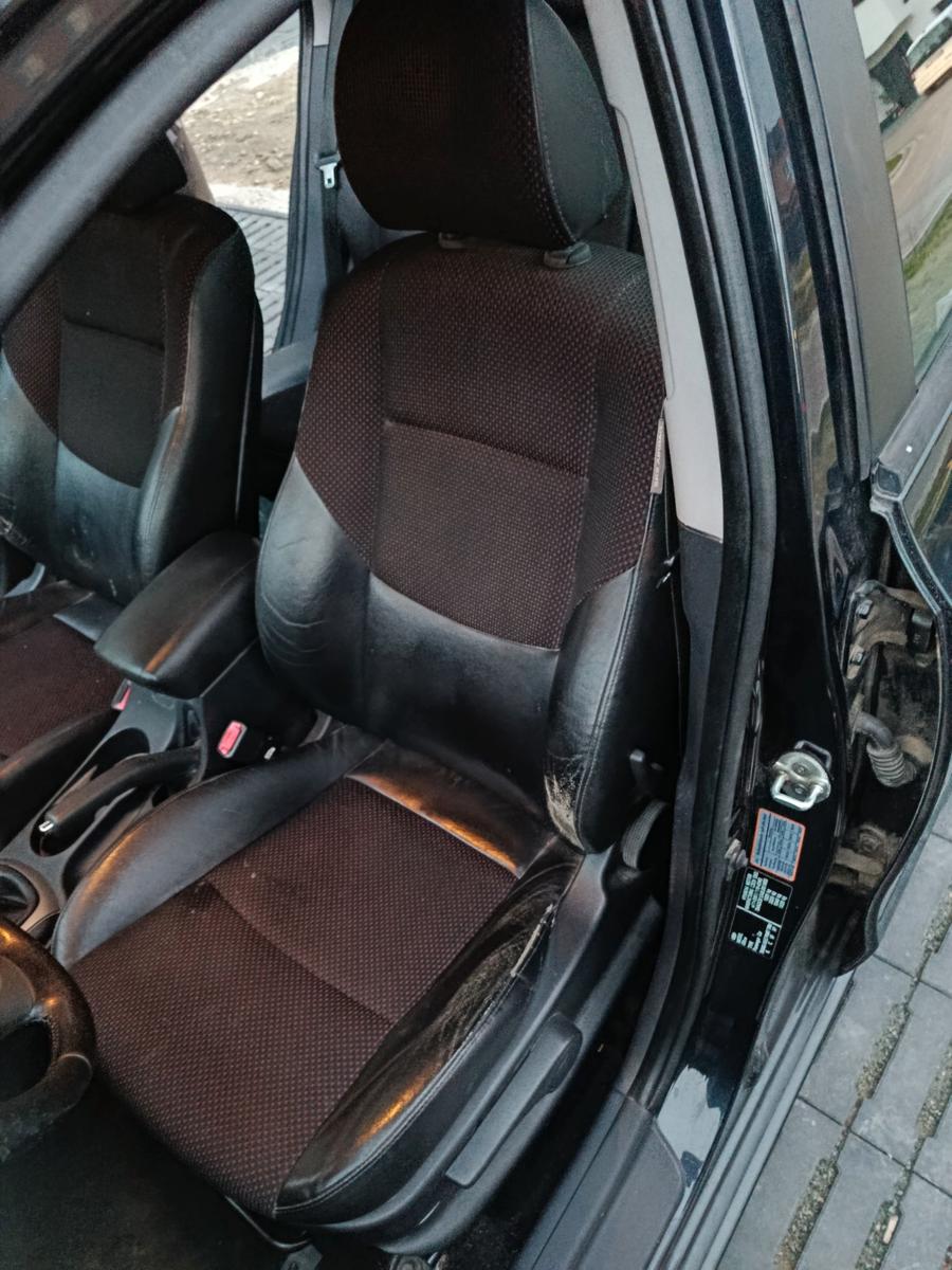 Hyundai i30 2011 — photo 8