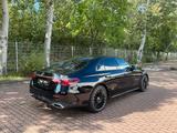 Mercedes-Benz E 200 Limo AMG Night PanoD Dist 360K Superscreen - Mercedes-Benz E 200: Limousine