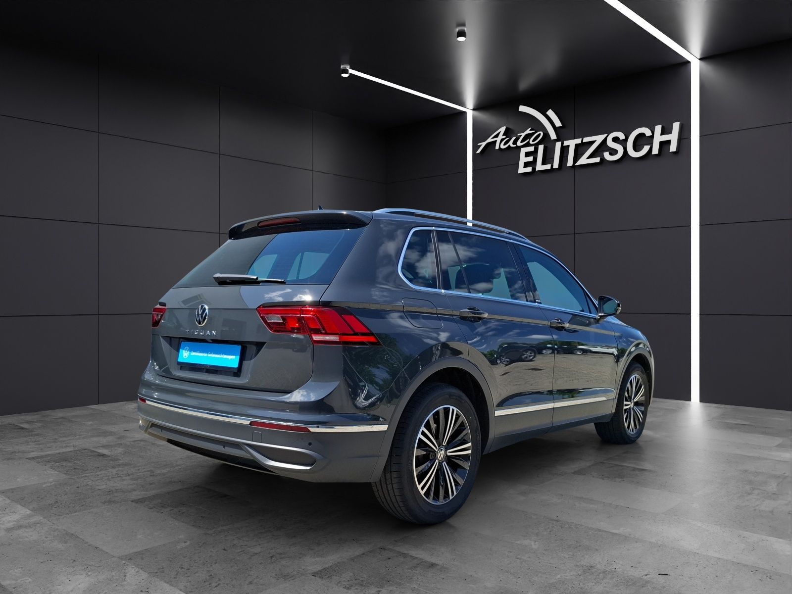 Fahrzeugabbildung Volkswagen Tiguan TDI Move DSG STH Matrix AHK Navi AID ACC