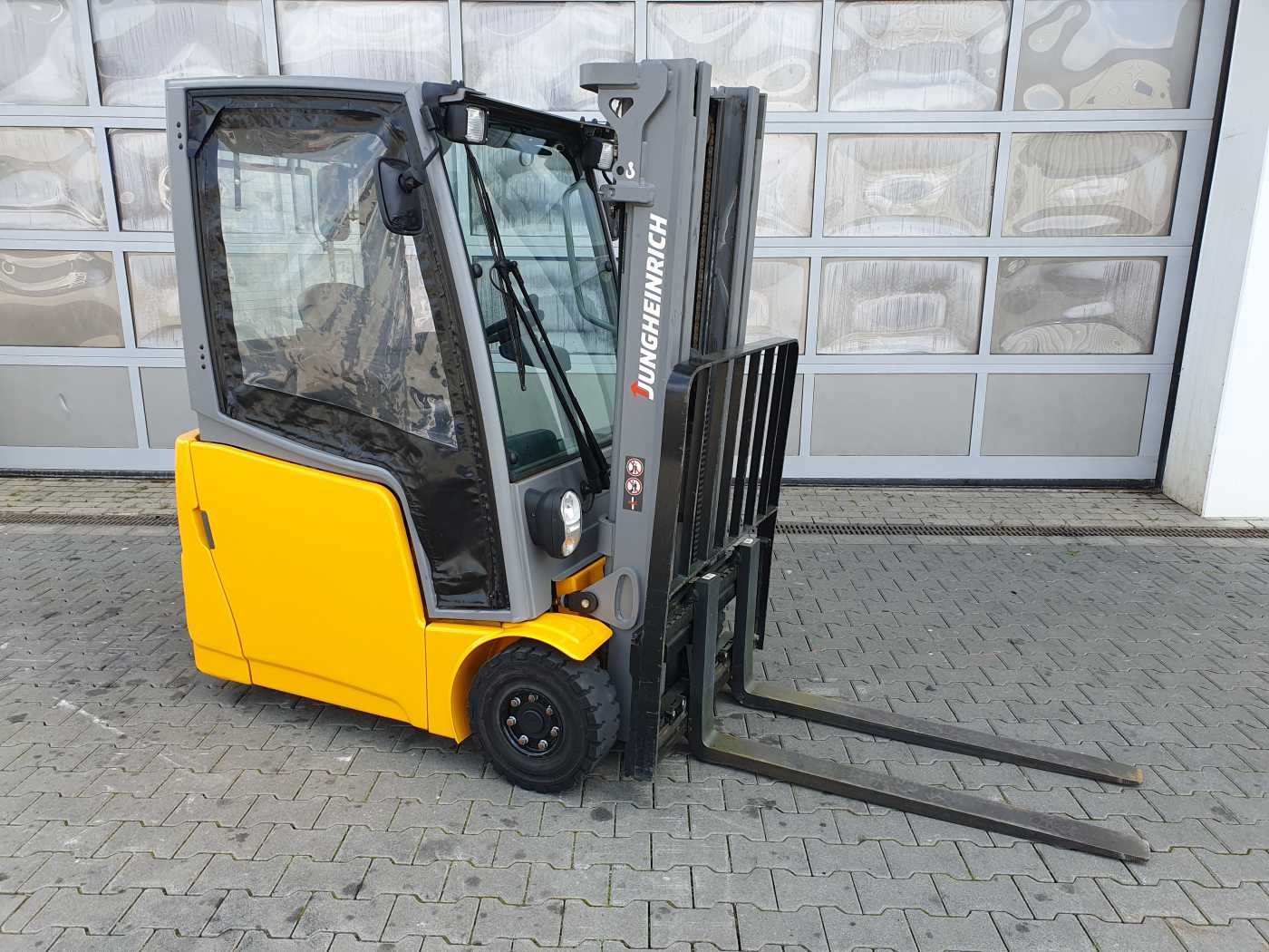 Fahrzeugabbildung Jungheinrich EFG 215 / Triplex 4.25m / SS / nur 1.680h / 2021