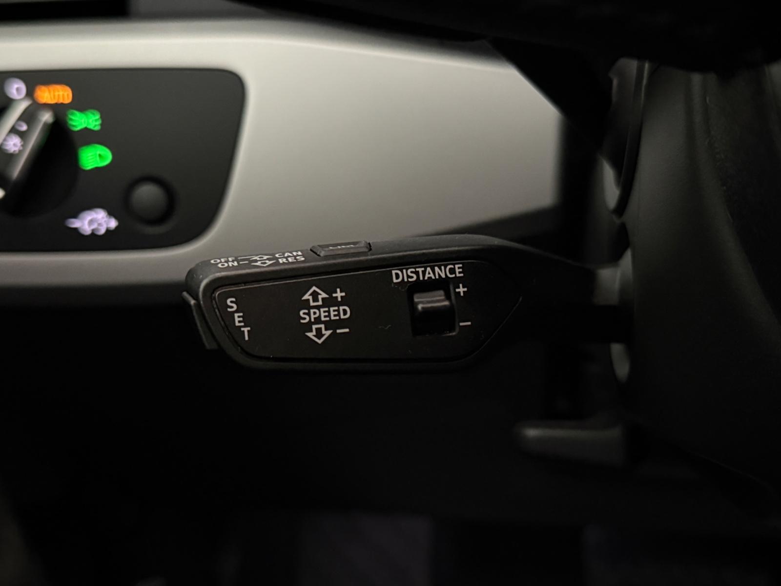Audi A4 AUT ACC AHK RKAM NAVI Massage SH CarPlay USB