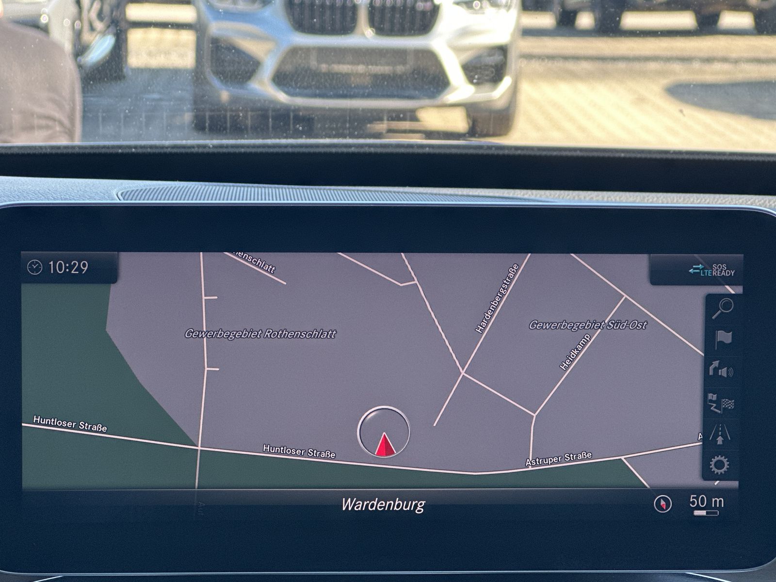 Fahrzeugabbildung Mercedes-Benz C 300 T AMG-Line NAV+LED+CARPLAY+KAMERA+19ZOLL