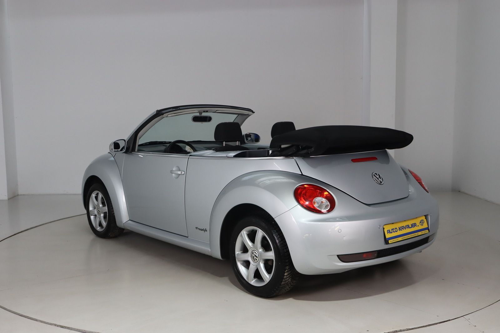 Fahrzeugabbildung Volkswagen New Beetle 1.6 Freestyle Cabriolet * Klima * PDC