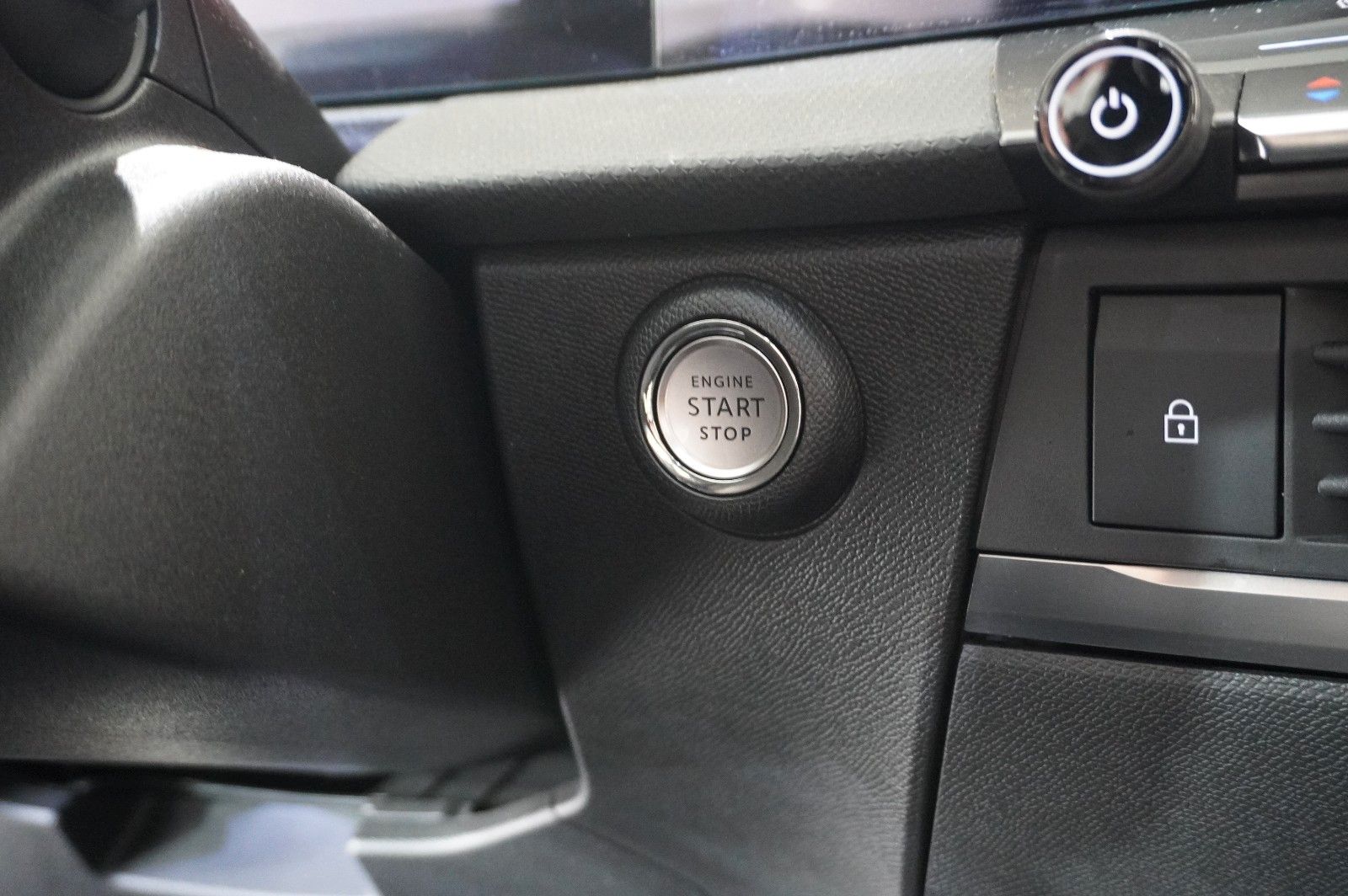 Fahrzeugabbildung Opel Astra L ST 1.2T GS SPORT NAVI/LED/VIRTUAL/SH/AHK