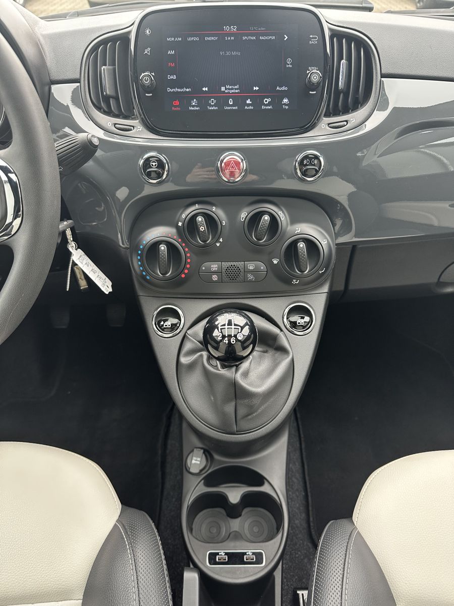 Fahrzeugabbildung Fiat 500 1.0 DolceVita PANORAMA+CARPLAY+TECH+PP+2HD