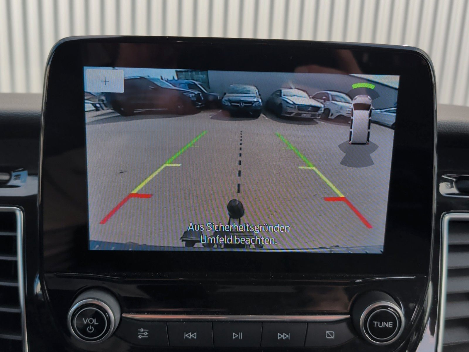 Fahrzeugabbildung Ford TOURNEO CUSTOM 320 L1 ACTIVE STHZ AHK KAM ASSIST