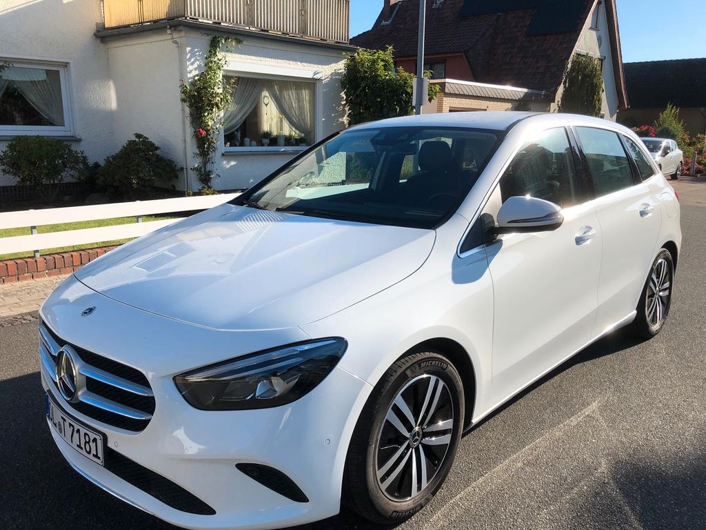 Mercedes-Benz B 220